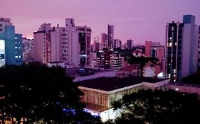 Apto compacto com linda vista no centro da cidade